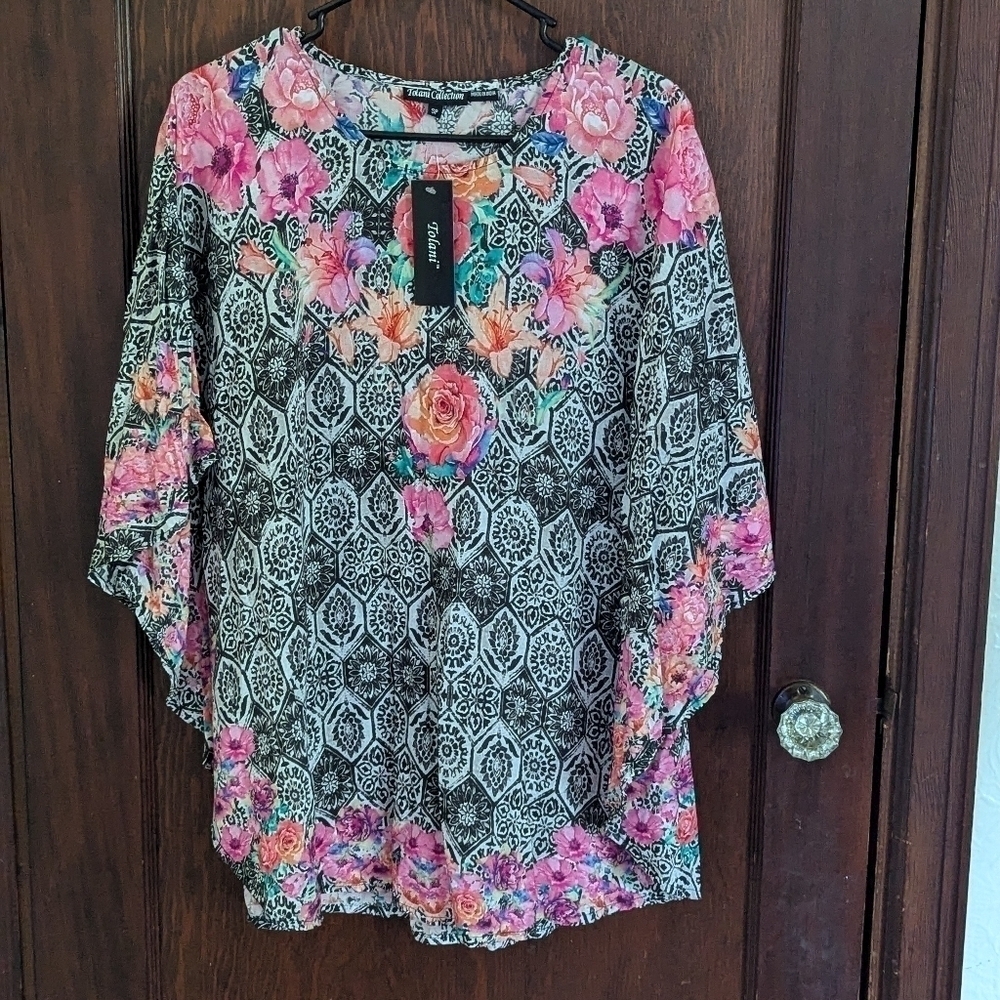 New with Tags Tolani Collection Narissa Black Floral Modal Blouse Size Small Pet